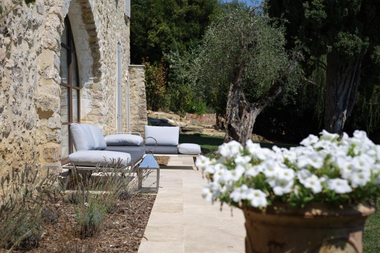 L'Elegante Bastide En Pierre Avec Vue Sur Le Vieux Village De Mougins Buitenkant foto