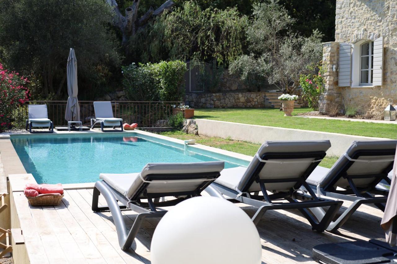 L'Elegante Bastide En Pierre Avec Vue Sur Le Vieux Village De Mougins Buitenkant foto