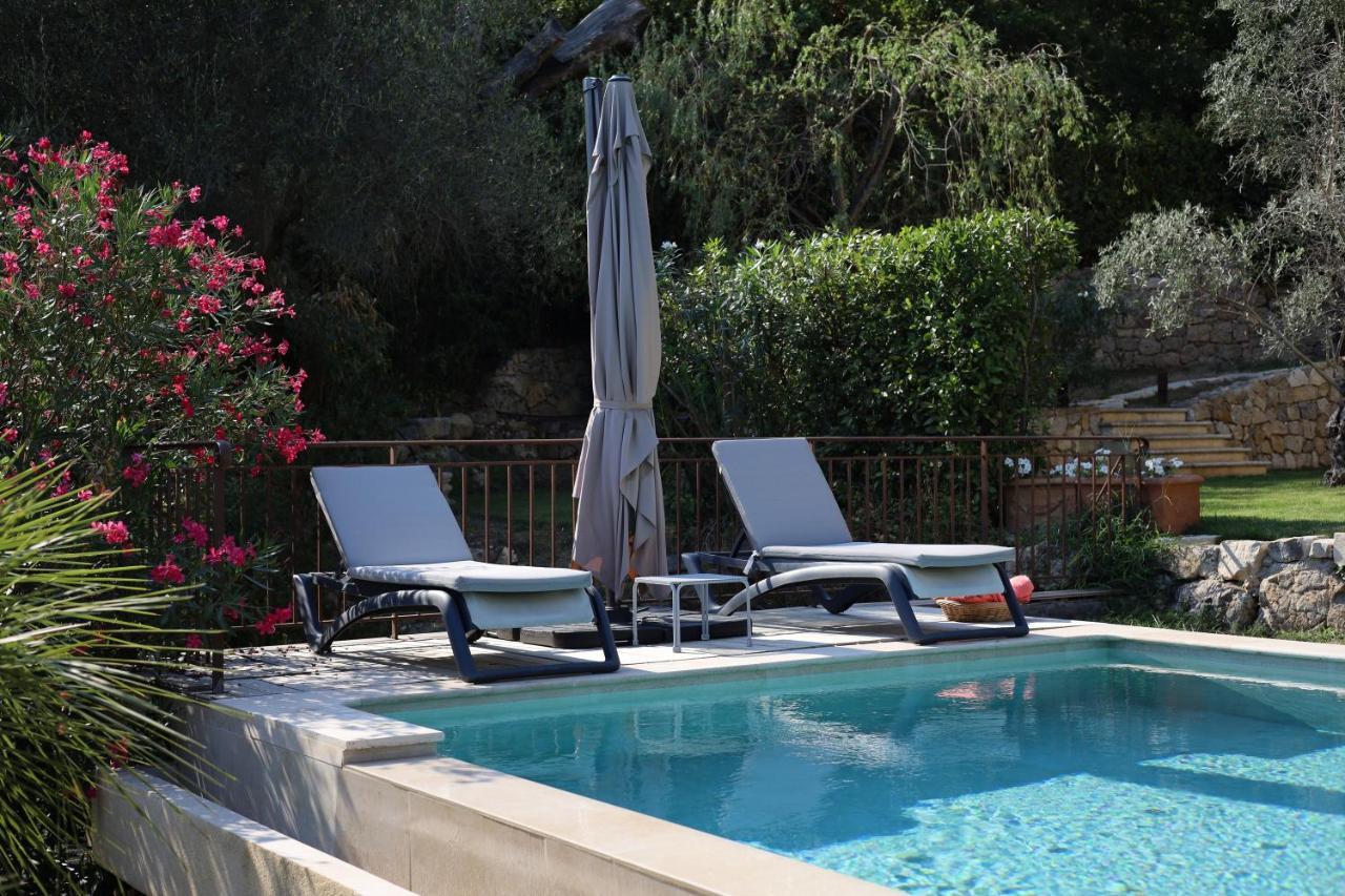 L'Elegante Bastide En Pierre Avec Vue Sur Le Vieux Village De Mougins Buitenkant foto