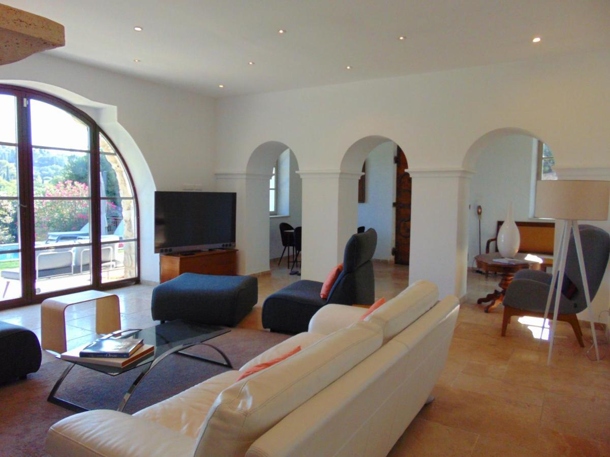 L'Elegante Bastide En Pierre Avec Vue Sur Le Vieux Village De Mougins Buitenkant foto