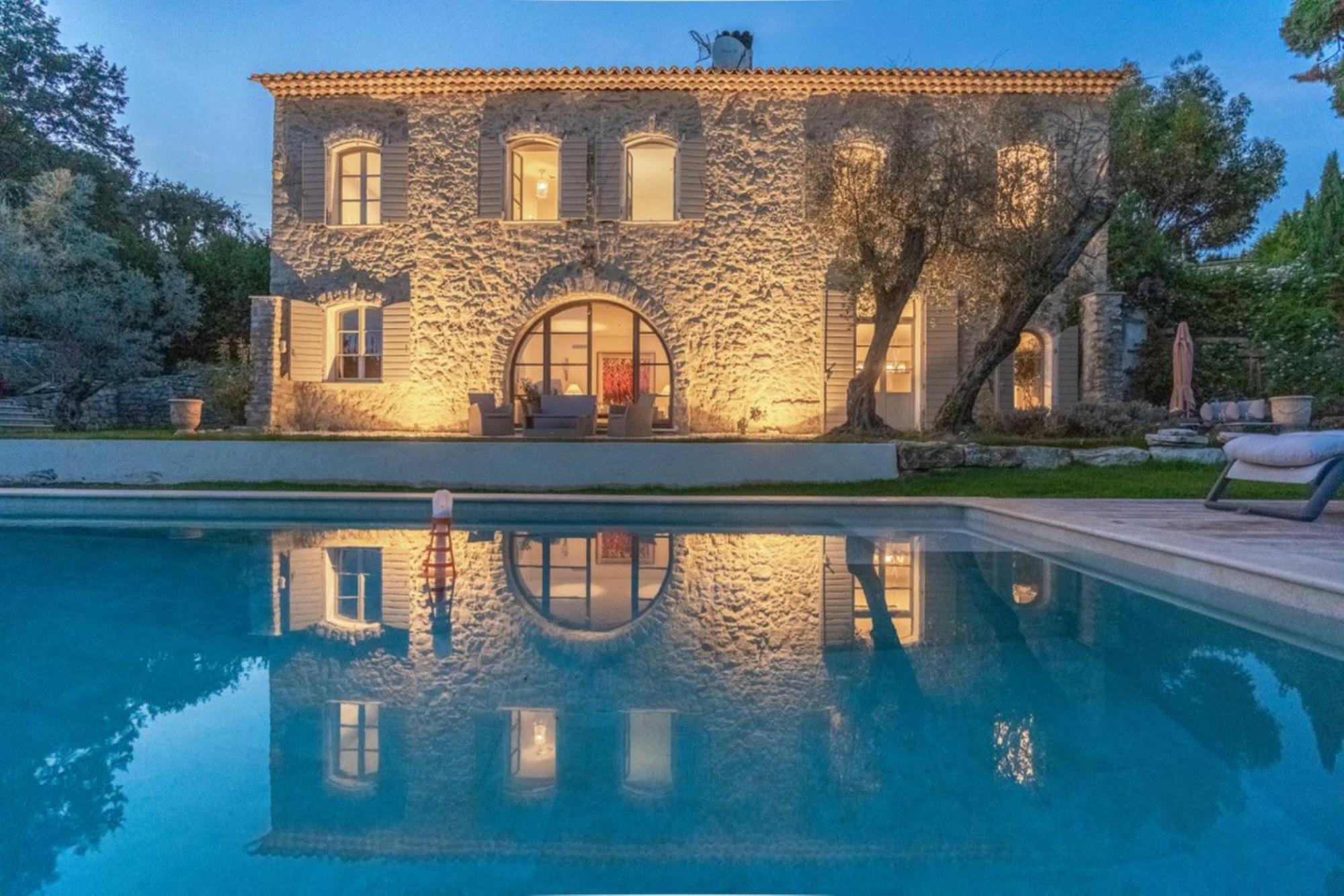 L'Elegante Bastide En Pierre Avec Vue Sur Le Vieux Village De Mougins Buitenkant foto